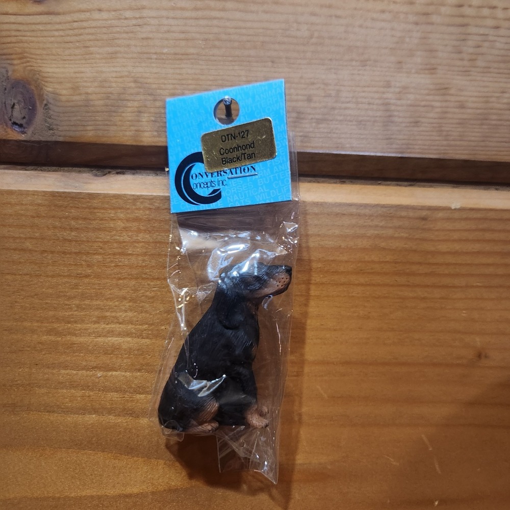 Conversation Concept Coonhound Black Tan Tiny One Figurine Dollhouse Dog Vintage